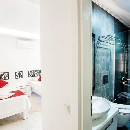 Villa Islamlar Sleeps 4 With Pool And Air Con