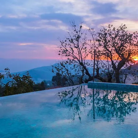 Islamlar Sleeps 4 With Pool And Air Con *